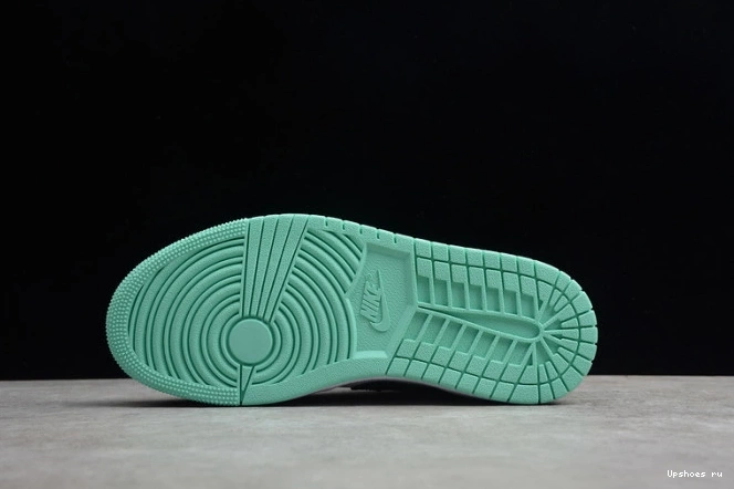 Emerald Toe 553558-117 1 Jordan Low 0910